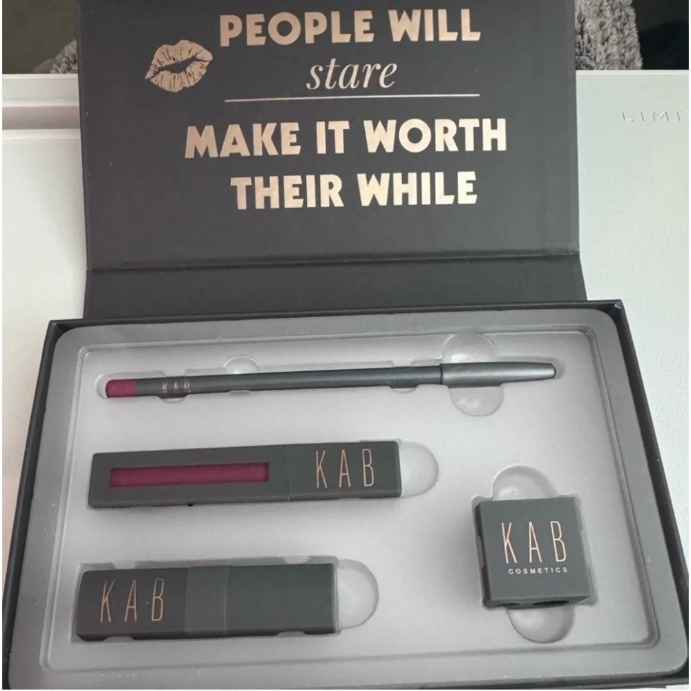 4pc KAB Red Velvet Lip Kit new ( Lip Liner, Lipstick, LipGloss & Sharpener)